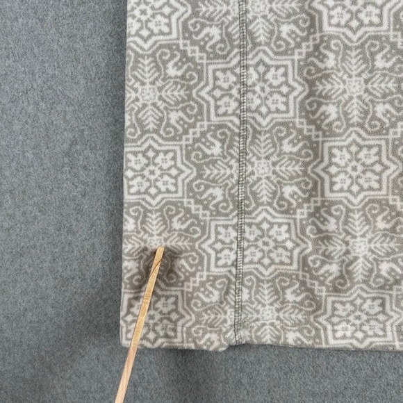 Lands End Women's Fleece Pullover Sweater Snowflake Pattern Gray White Small 6-8 - Picture 7 of 10